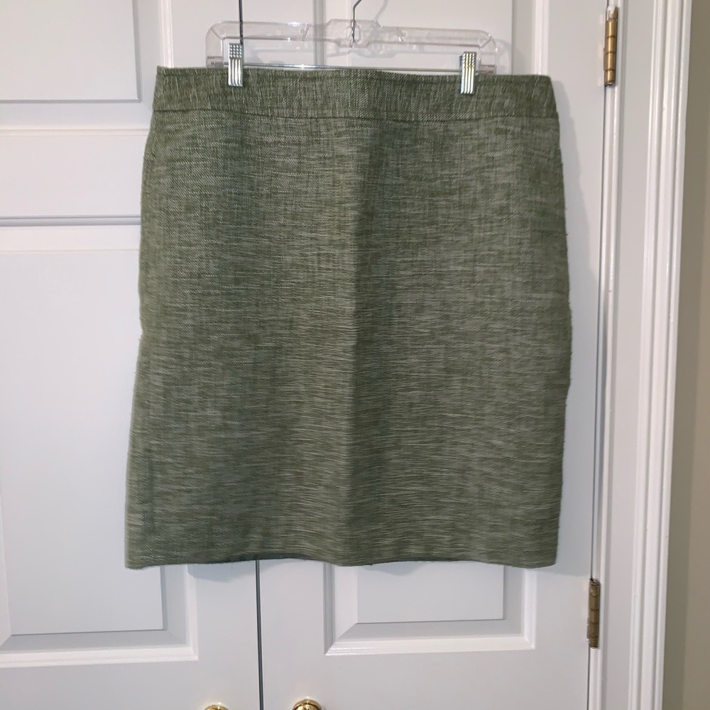 Ann Taylor Tweed green skirt size 18